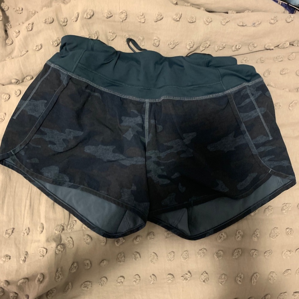 Navy camo lululemon speed up shorts 4”